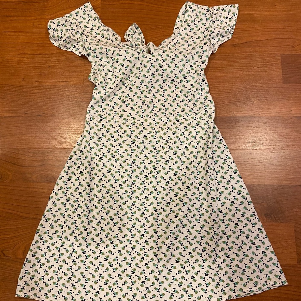 Valija white dress with blue flower detail